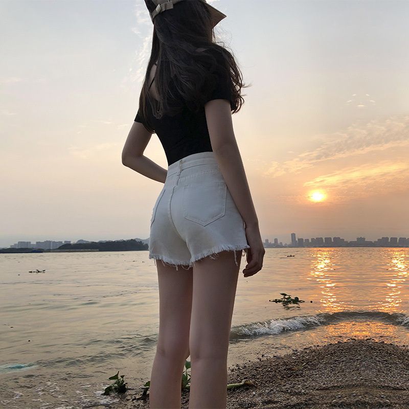 It's so beautiful! White-breasted high-waisted denim shorts women's a-line version loose wide-leg hot pants for 2022 summer