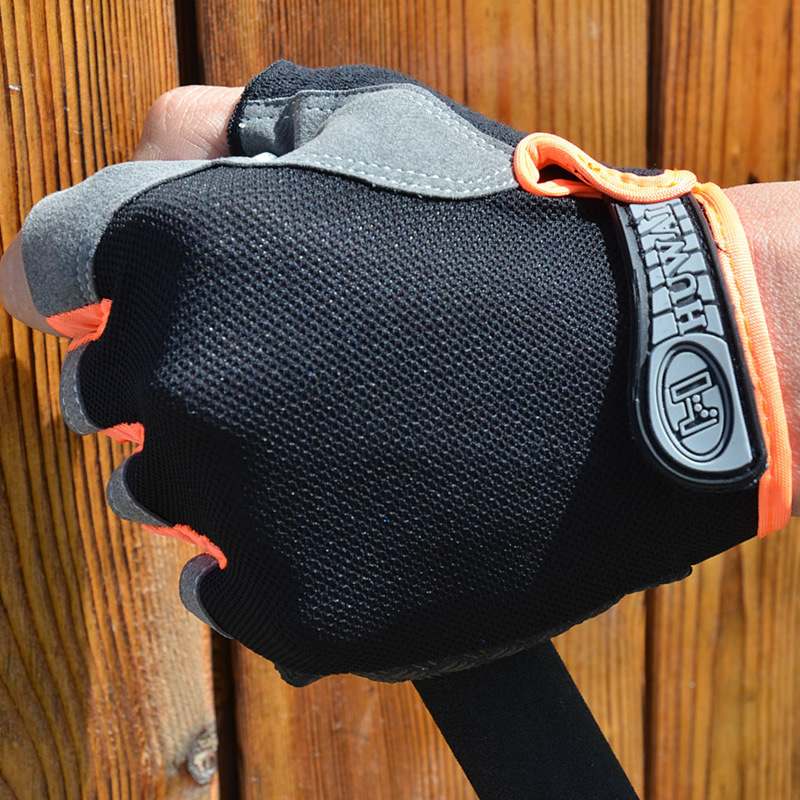 Sports gloves wholesale silicone non-slip men's and women's equipment training breathable mesh outdoor mountaineering fitness half finger gloves