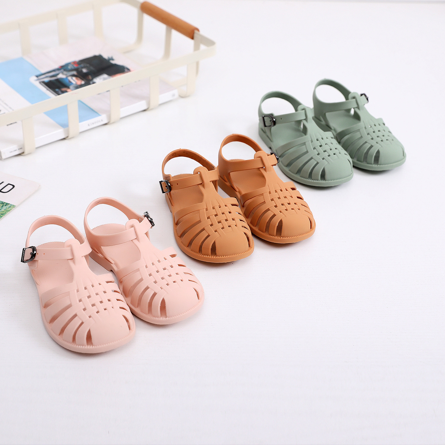 Summer children's plastic jelly hollow closed toe sandals new baby neutral non-slip Roman Beach princess shoes