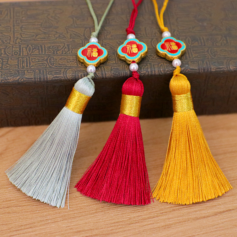 Runzhen Double Color Shamrock Tassel Keychain New Year Blessing Car Pendant Small Hanging Tassel Bookmark USB Drive Phone Case Ornament