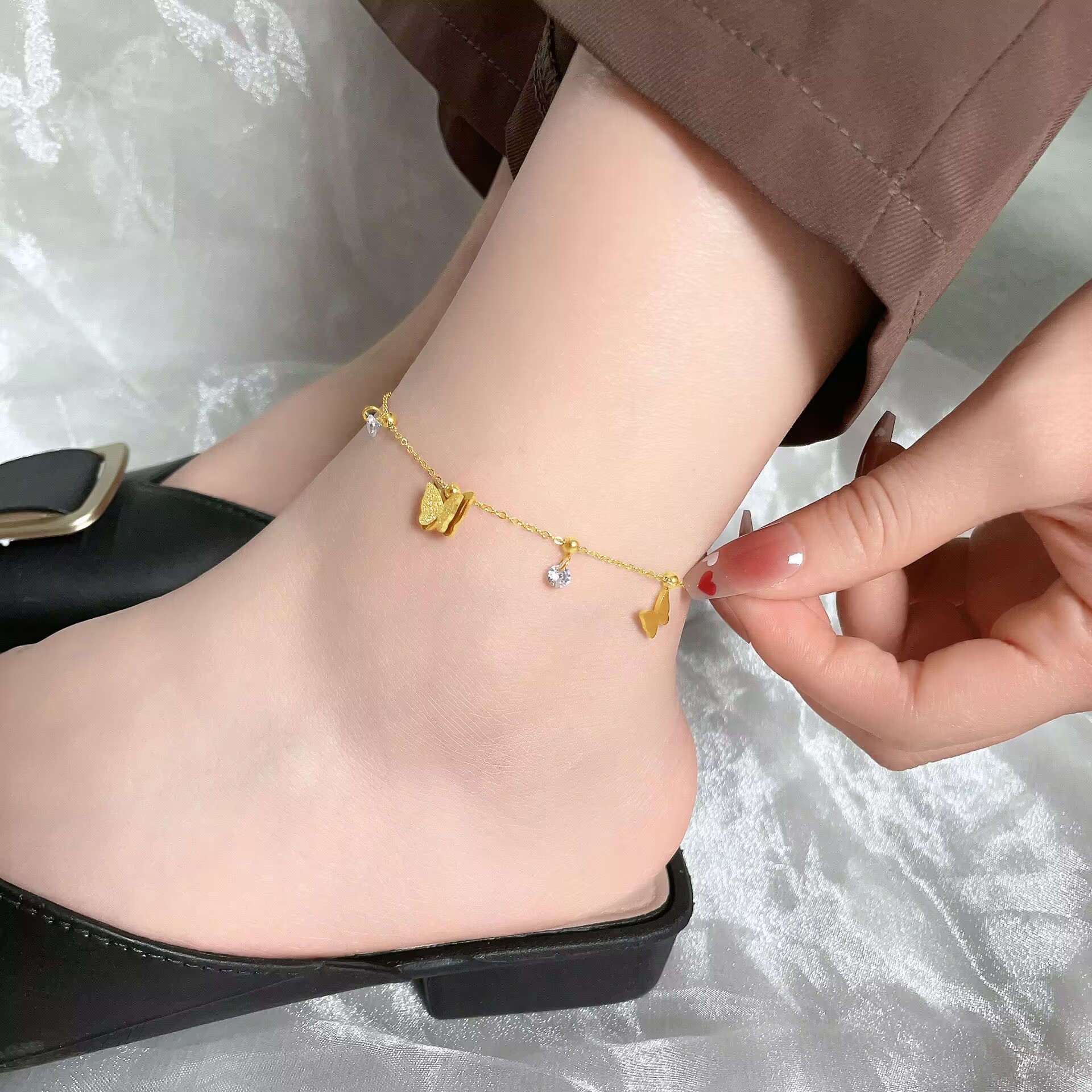 Sweet and Gentle Dreamy Frosted Butterfly Diamond Anklet Women's Color-resistant High-end Feeling Foot Jewelry Summer Foot Chain Girlfriend
