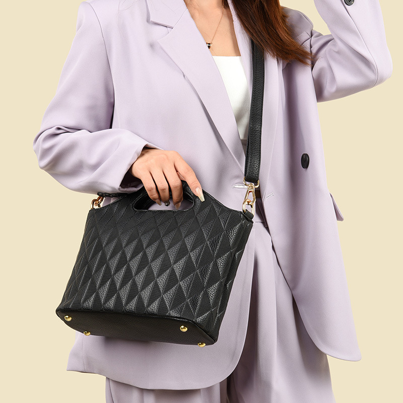 Women's bag New middle-aged women's mother bag large capacity shoulder messenger bag versatile elegant handbag_voghion.com