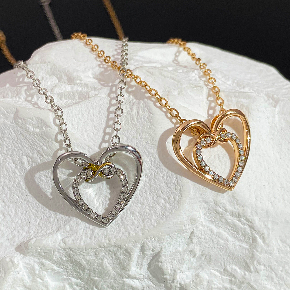 Cross-border new two-color love necklace female personality temperament creative Unlimited Love 8-word clavicle chain heart-shaped necklace batch