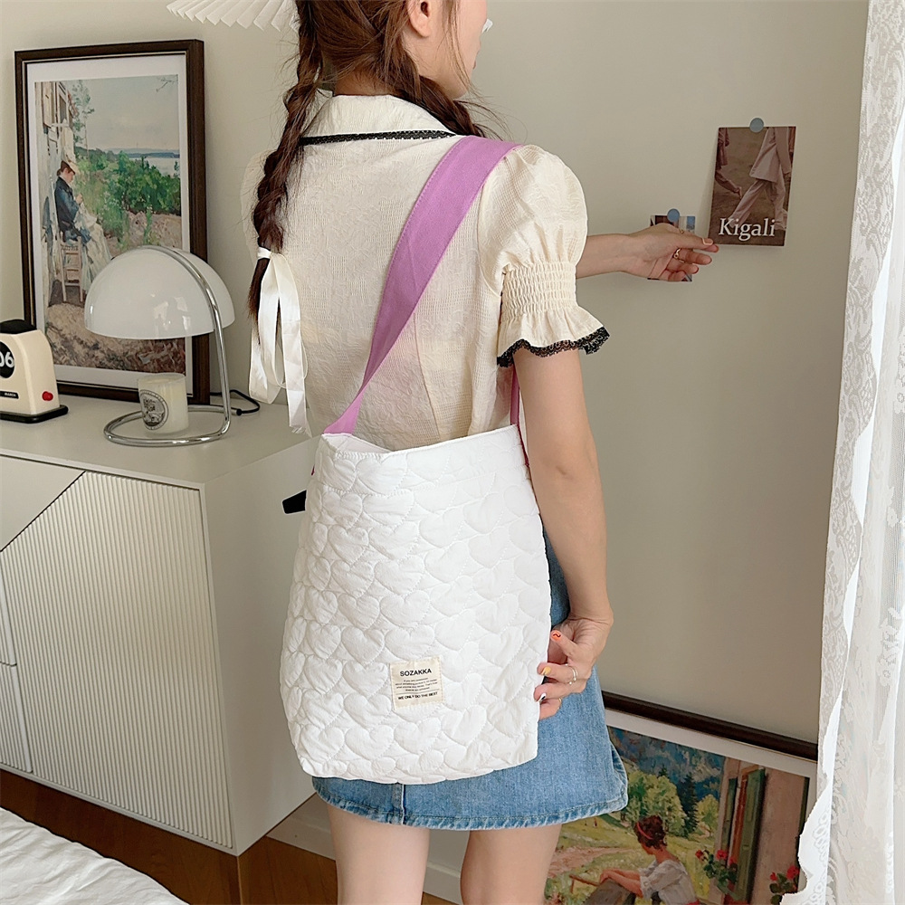 38241 ins new contrast color shoulder bag student female practical large capacity mummy bag quilted shoulder bag female_voghion.com