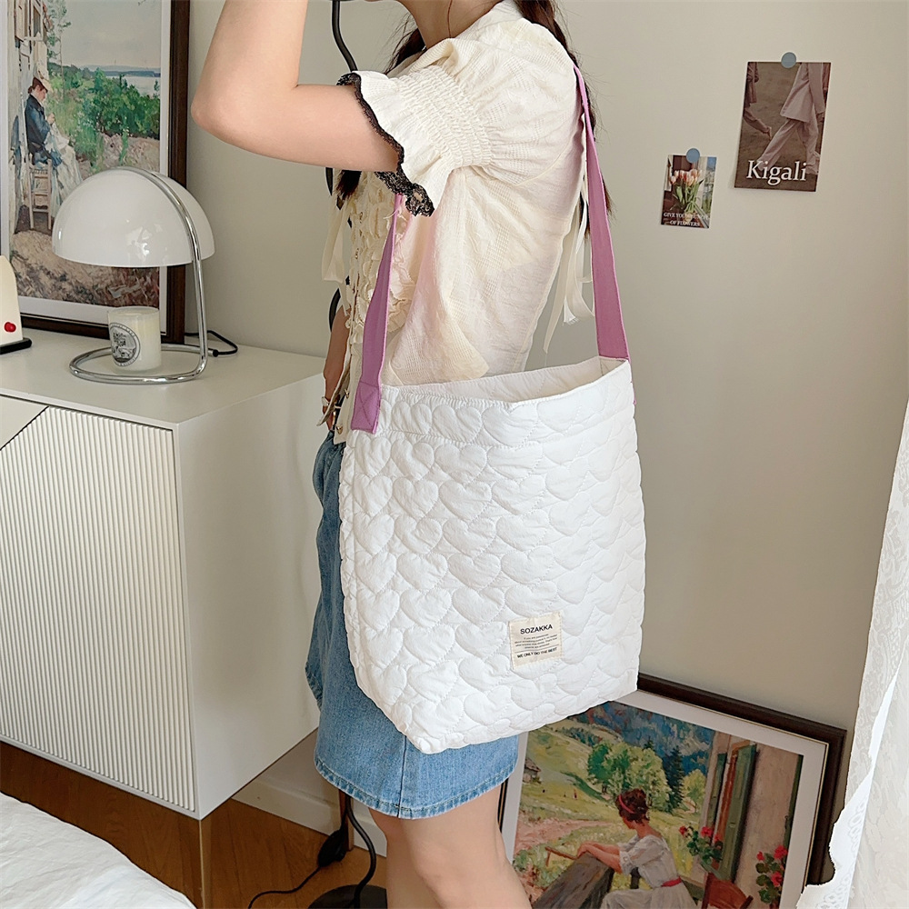 38241 ins new contrast color shoulder bag student female practical large capacity mummy bag quilted shoulder bag female_voghion.com