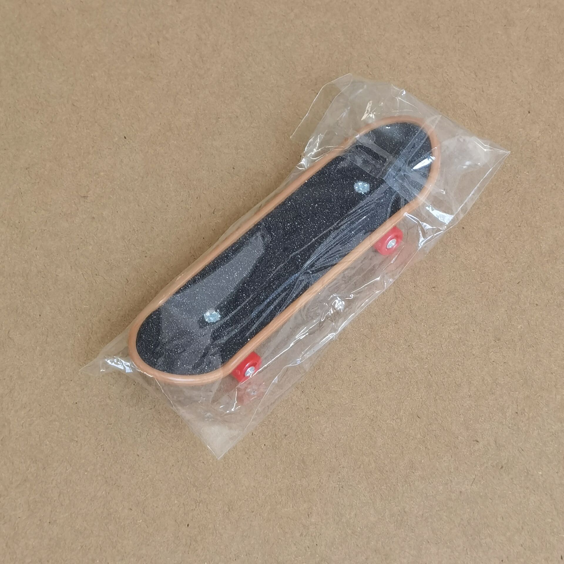 Cross-border fingertip skateboard children's toy alloy finger scooter frosted surface sliding toy