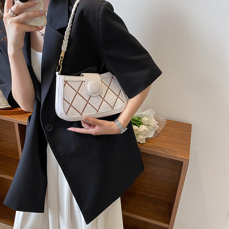 2022 Summer New Fashion Rhombic Women's Bag Chain Stylish Korean Style Small Square Bag Casual Shoulder Crossbody Bag