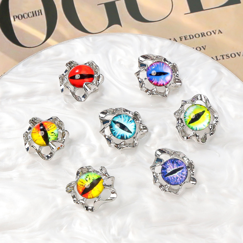 Cross-border new nail jewelry eyes devil pupil European and American dark Halloween jewelry three-dimensional cat eye accessories