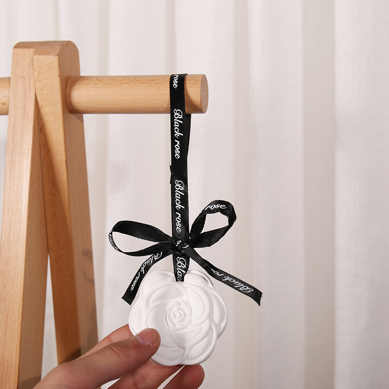Wardrobe Aromatherapy Camellia Girl's Household Bedroom Room Indoor Wardrobe Lasting Fragrance Gypsum Fragrance Pendant