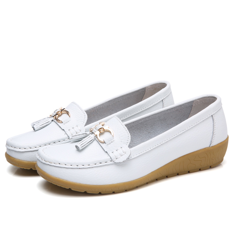 Cross-border Large Size Genuine Leather Single Shoes Flat Bean Shoes Flat Heeled Soft Sole Casual Shoes for Middle-aged and Elderly Foreign Trade Hot-selling Moms Shoes