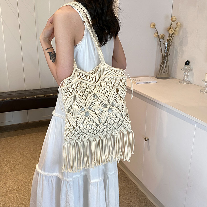 Women's Woven Small Bag New All-match Shoulder Crossbody Bag Seaside Straw Bag Hollow Bag Beach Bag Mobile Phone Bag