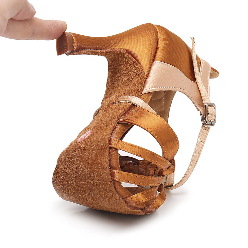 2023 New Adult High-heeled Colorblock Latin Dancing Shoes Soft-soled Forged Cloth Dancing Practice Shoes Professional Dancing Shoes for Bullfighting