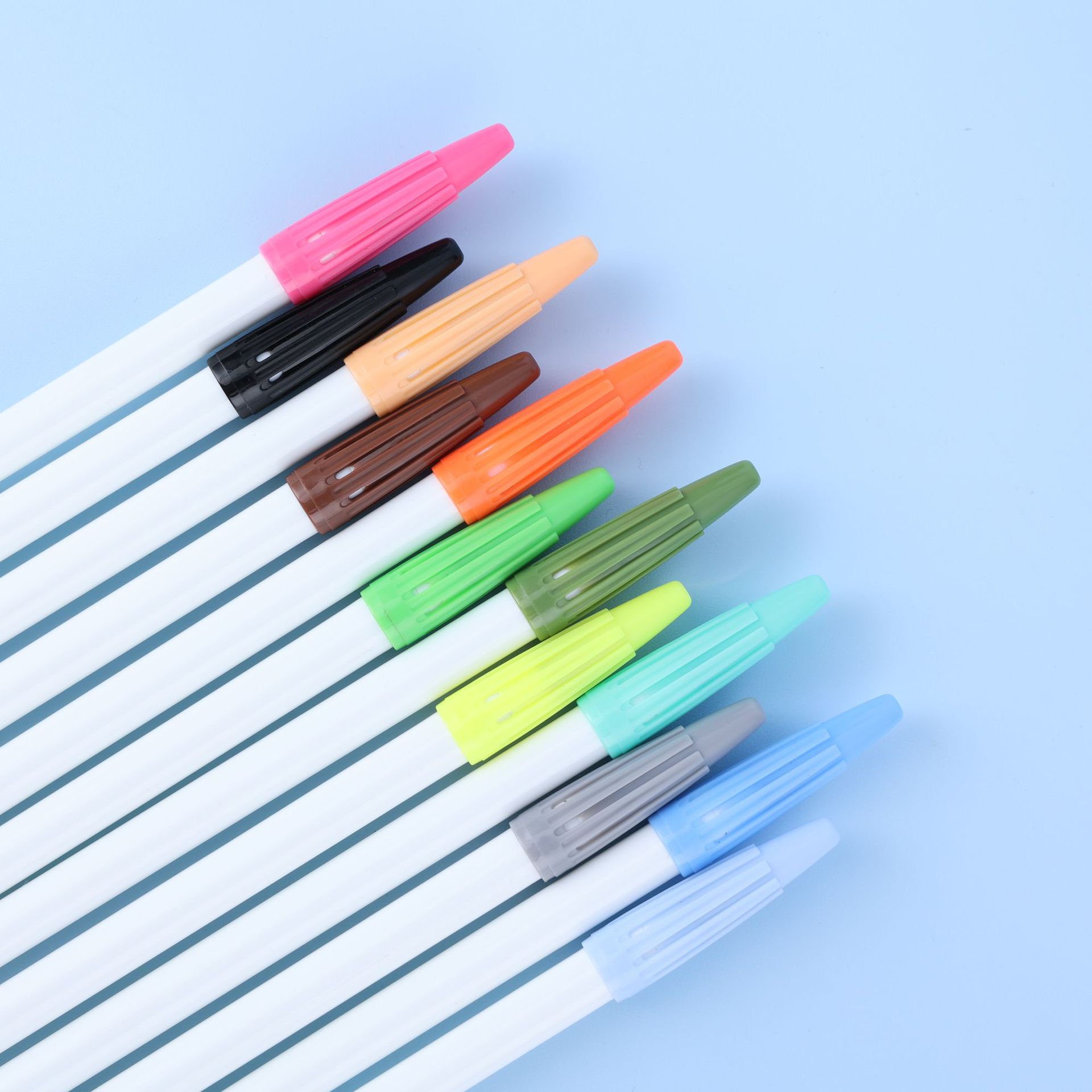 The eternal pencil that can not be written can replace the pen point. Students can write and draw colored pencils without cutting ink pencils.