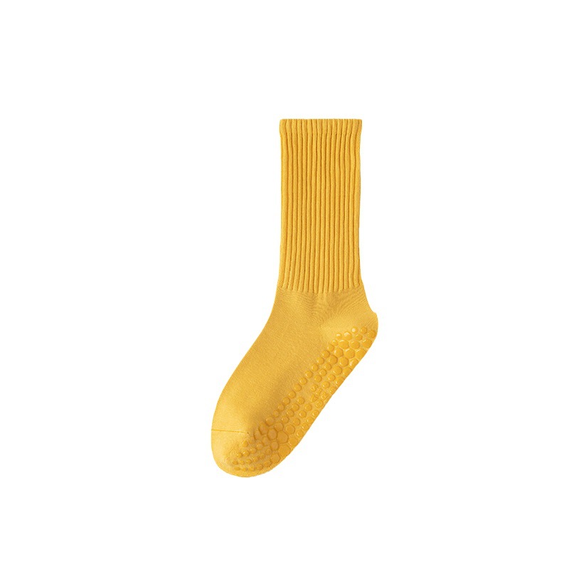 Professional yoga socks mid-calf length socks Cotton solid color boneless non-slip socks Indoor Fitness Pilates women's sports socks wholesale