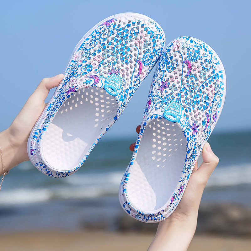 Cross-border Hole Shoes Women's Summer New Pattern Breathable Beach Slippers Korean Style Student Hollow Toe Sandals Slippers