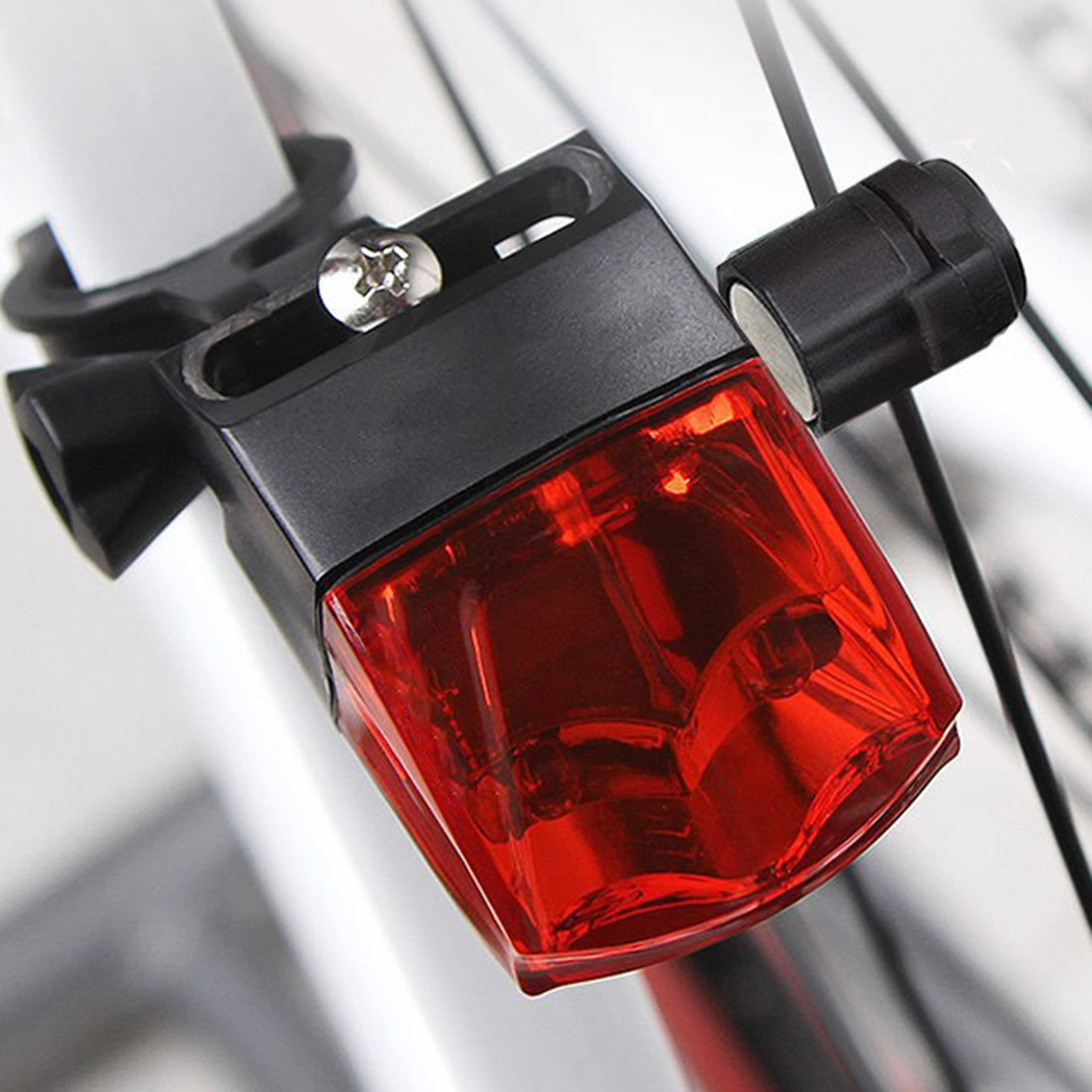 Self-generating bicycle tail light mountain road car light riding warning light bicycle equipment accessories