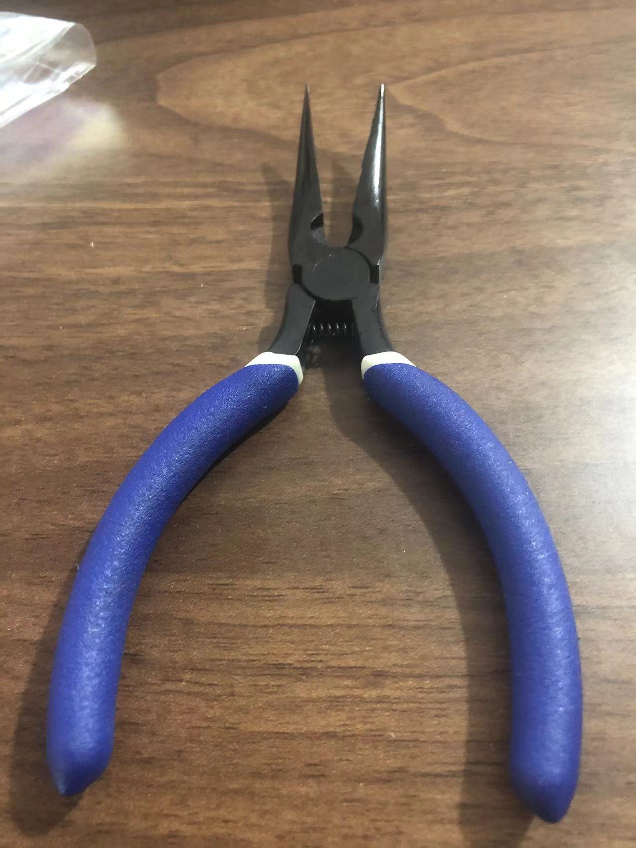 Bone-removing Pointed-nose pliers for removing chicken claw bone artifact for removing chicken claw bone-removing pliers boneless chicken claw bone-removing artifact for removing chicken claw bone