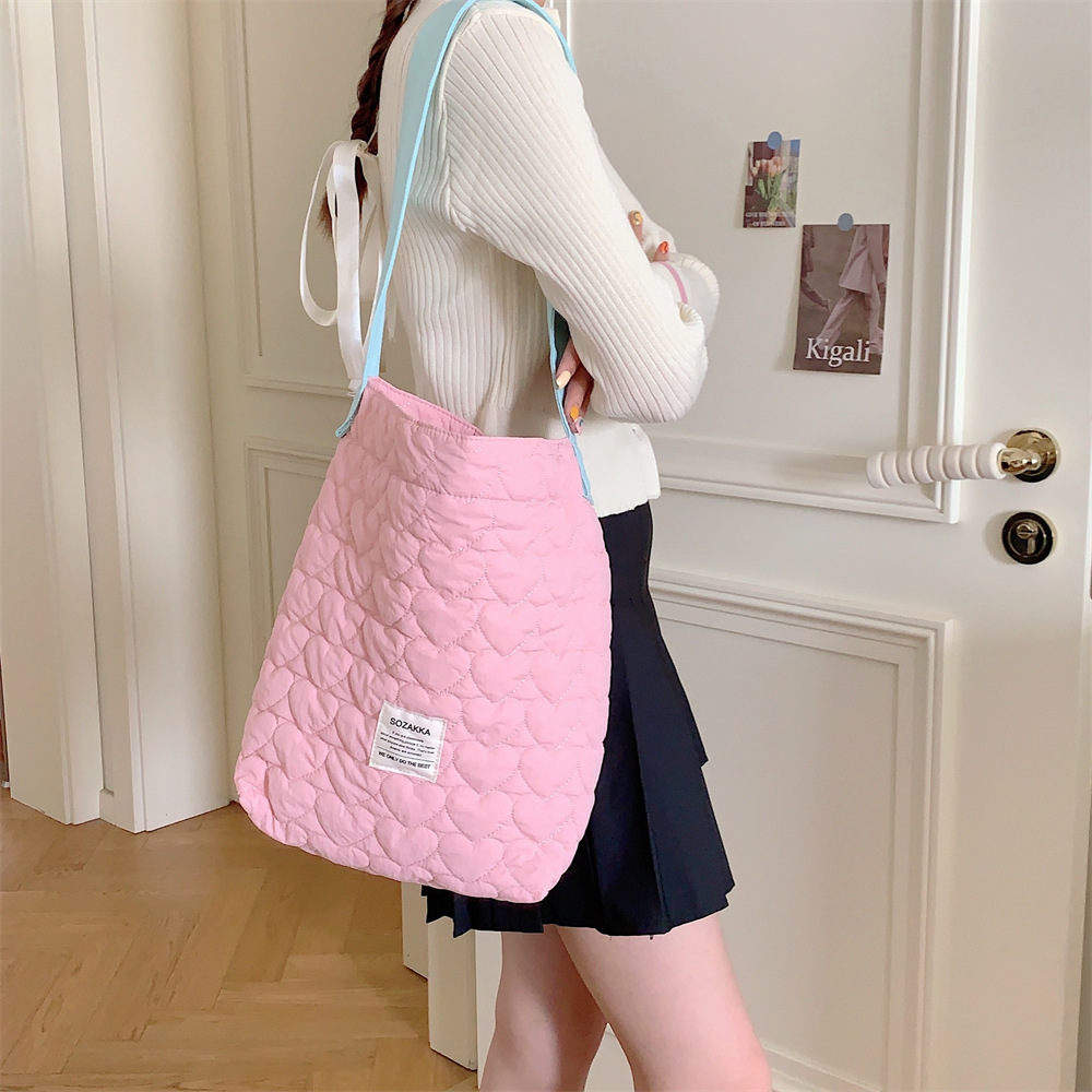 38241 ins new contrast color shoulder bag student female practical large capacity mummy bag quilted shoulder bag female_voghion.com