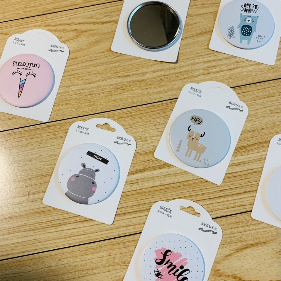 Small round mirror students portable small mirror cartoon small mirror paper card packaging round mirror diameter 7cm
