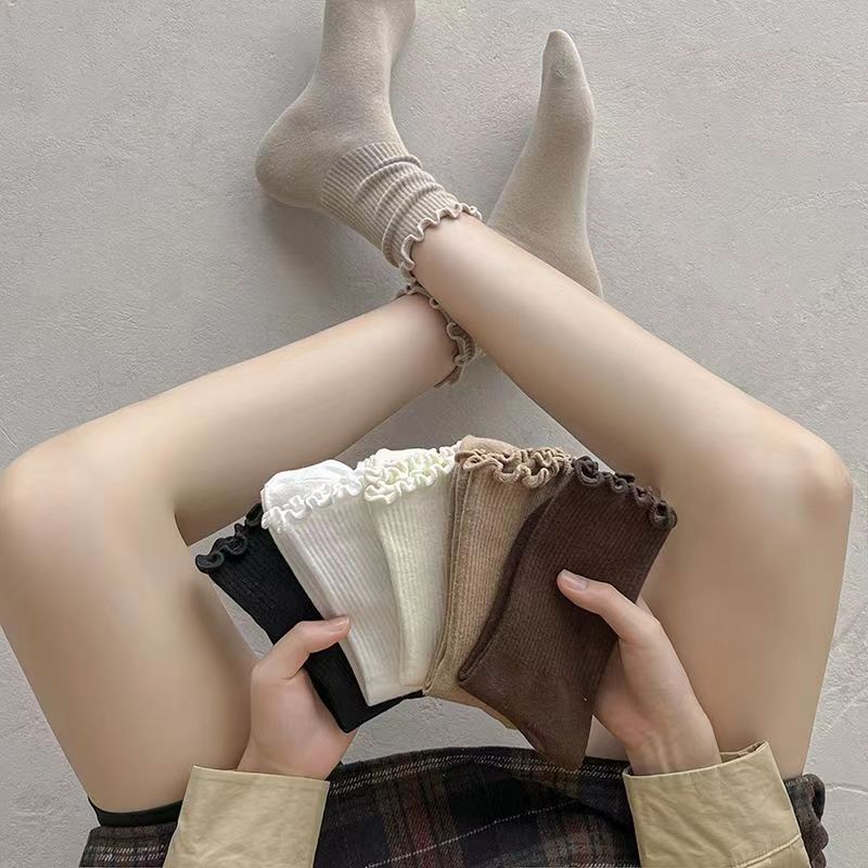 靴下の女性の中筒の靴下の春秋の金の木の耳元の花の辺の靴下のinsの日系の百合の積み重ねの靴下の秋冬のjkの女性の靴下|undefined
