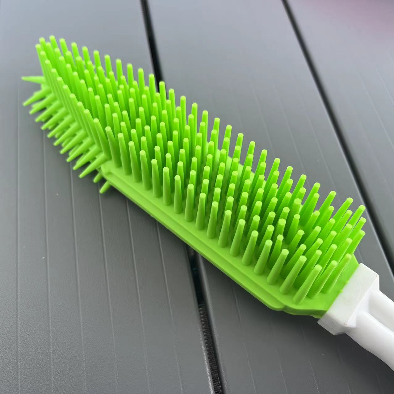 Pet Massage Brush Long Handle Hair Removal Soft Brush Dog Bath Brush Golden Hair Bath Brush Hair TPR Wholesale Amazon