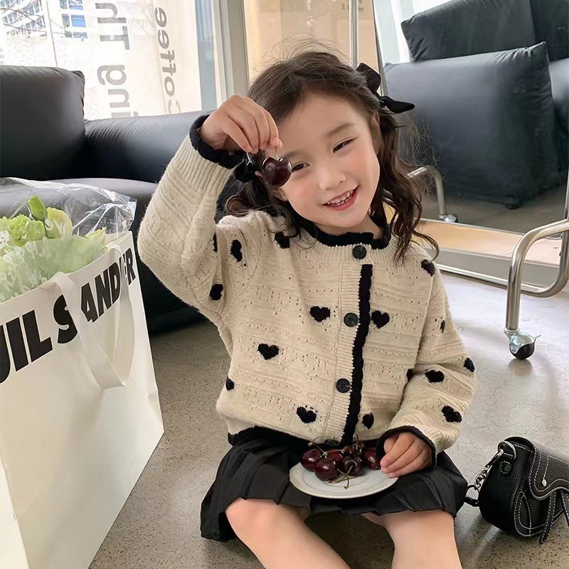 Girls' knitted cardigan sweater autumn 2024 new children's Korean-style love knitted long-sleeved coat children's thin