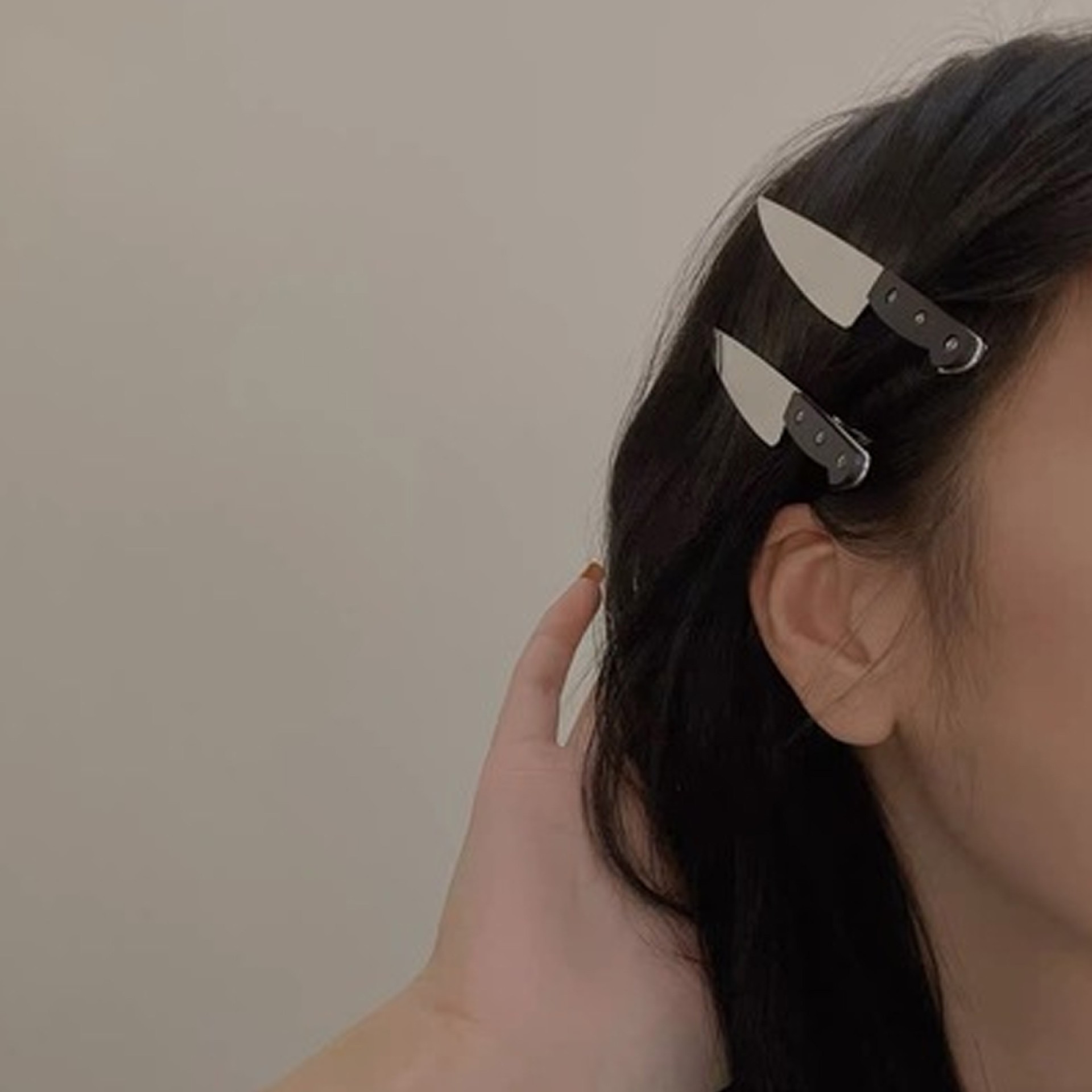 Fun Creative Simulation Knife Hairpin Women's Side Bangs Broken Hair Duckbill Clip Glowing Bulb Headdress Hairpin