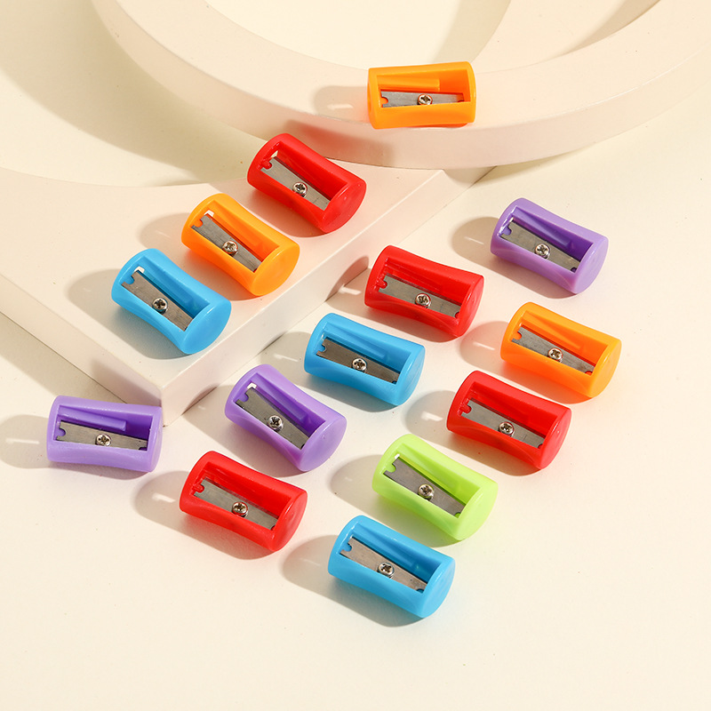 Single-hole color waist pencil sharpener cross-border combination small gift suit manual pencil sharpener primary school student stationery wholesale