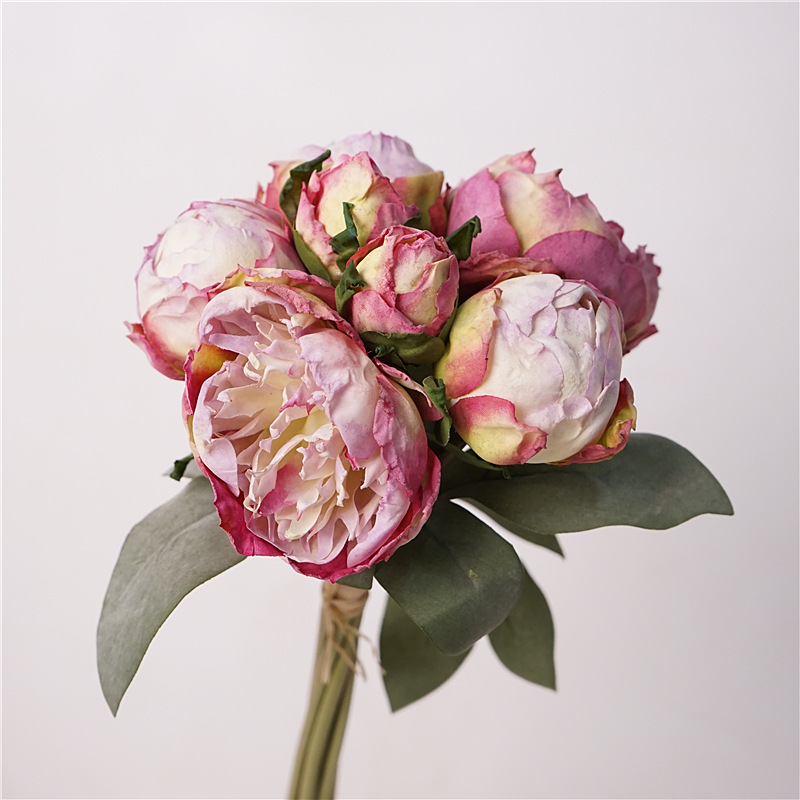 レトロな油絵のシミュレーション花焦辺牡丹の花束|undefined